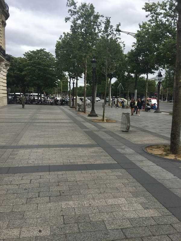 La avenida más turística de París