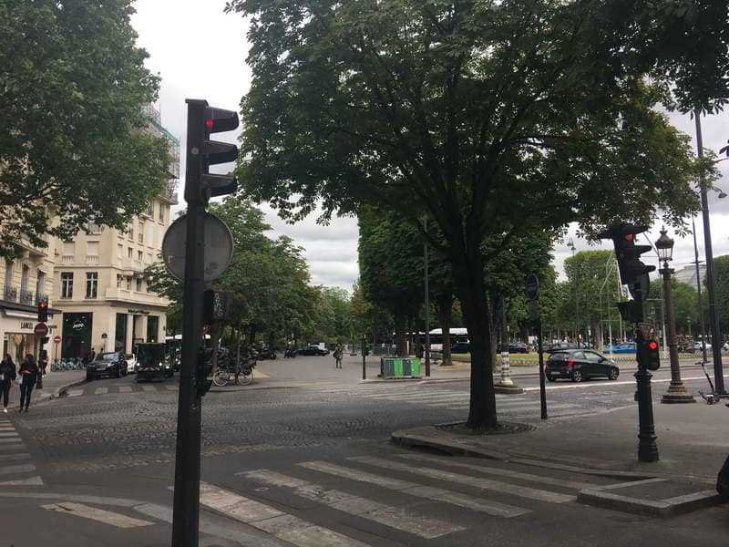 La avenida más turística de París
