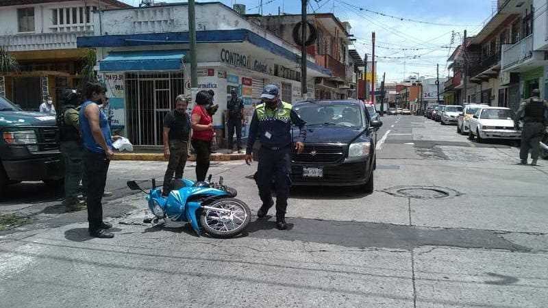 Auto vs moto deja mujer lesionada en la avenida 13 y calle 11 de Córdoba