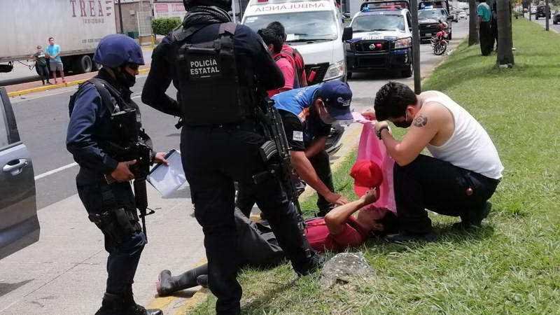 Se estrella contra trailer en bulevar Tratados de Córdoba; un lesionado