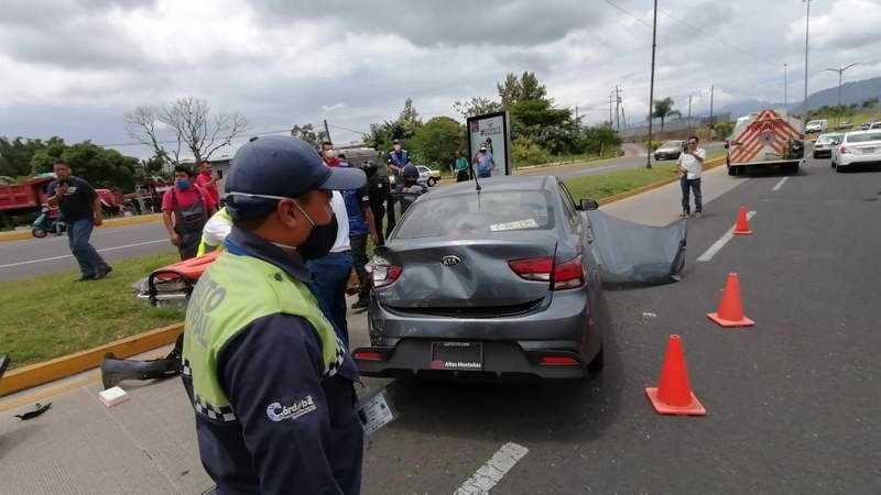 Se estrella contra trailer en bulevar Tratados de Córdoba; un lesionado