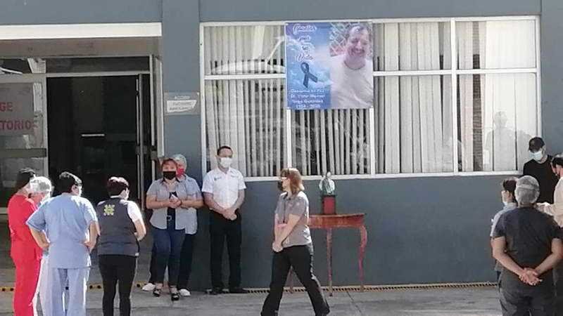 Rinden homenaje a médico del Hospital Regional “Yanga” que murió por Covid