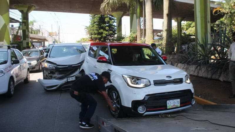 Choque por alcance en bulevar Fortín-Córdoba deja cuantiosos daños
