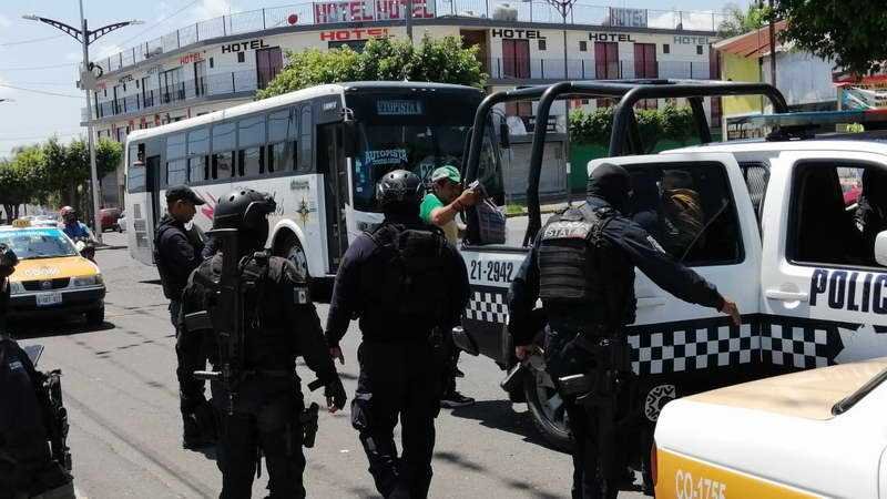 Detenido en terminal del AU por presunta sustracción de menor; asegura es su hijo