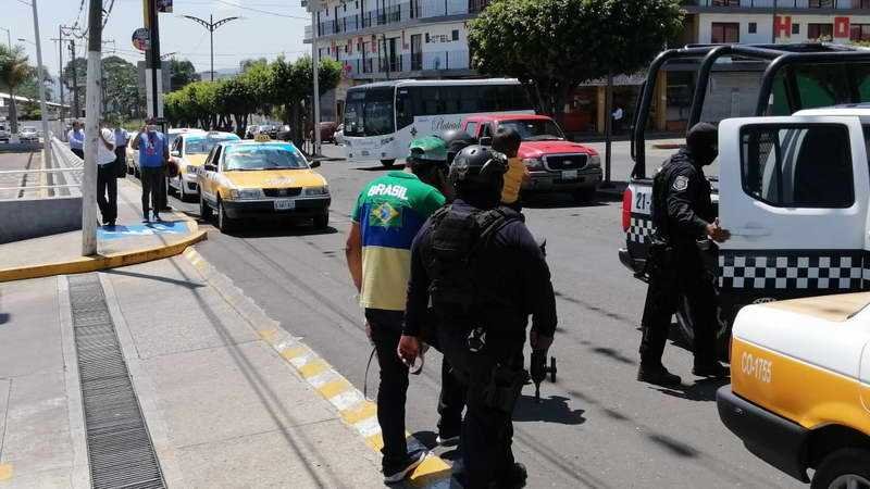 Detenido en terminal del AU por presunta sustracción de menor; asegura es su hijo