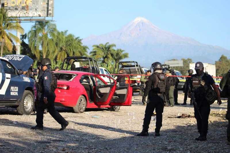 Enfrentamiento en autopista Veracruz-Córdoba: 4 detenidos, 3 de ellos heridos