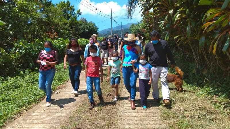 Entregan sistemas de agua para Naranjos