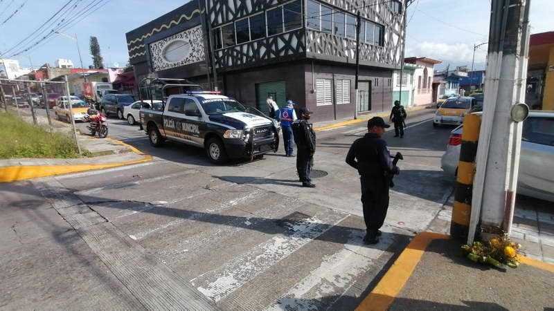 Motociclista impacta contra patrulla en la avenida 3 y calle 10