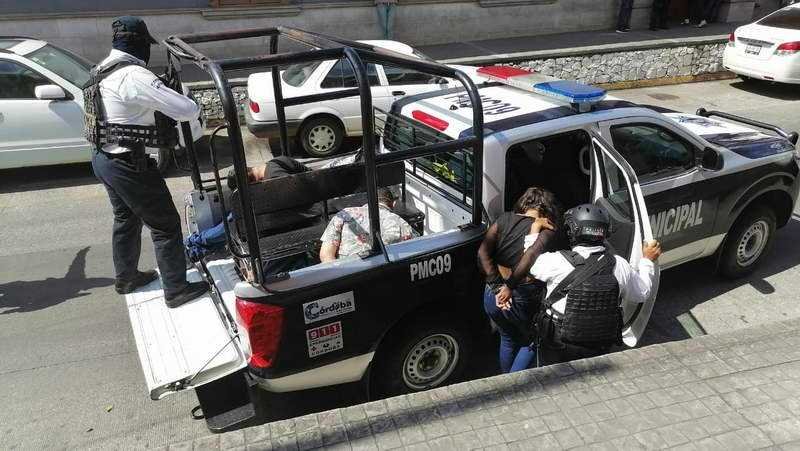 Presentan en Fiscalía de Córdoba a 5 miembros de los Zetas; entre ellos La Fany