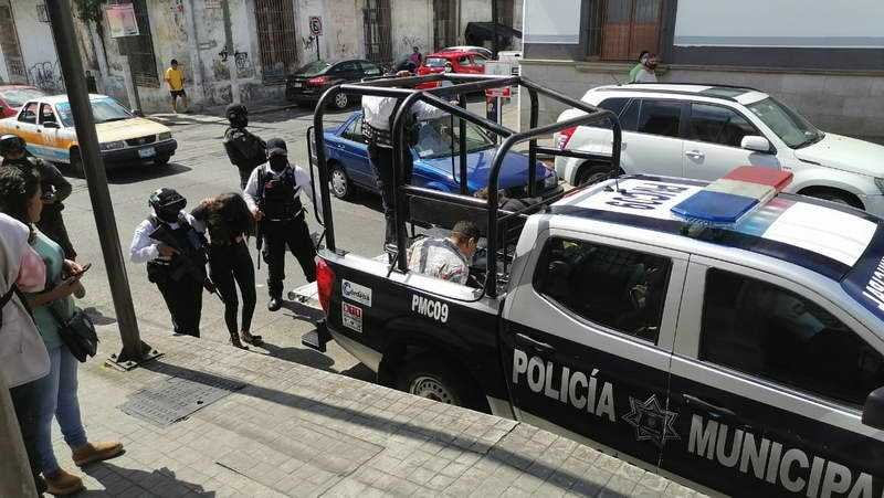 Presentan en Fiscalía de Córdoba a 5 miembros de los Zetas; entre ellos La Fany