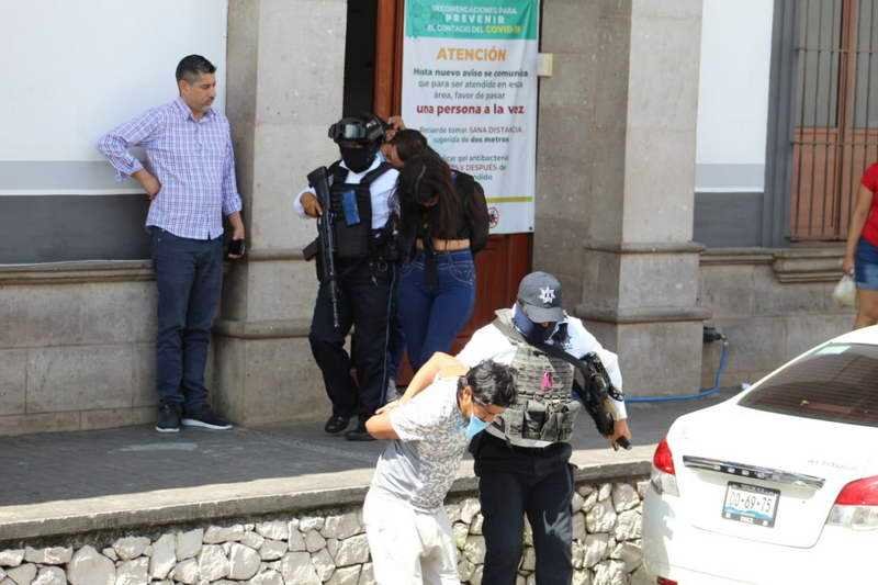 Presentan en Fiscalía de Córdoba a 5 miembros de los Zetas; entre ellos La Fany