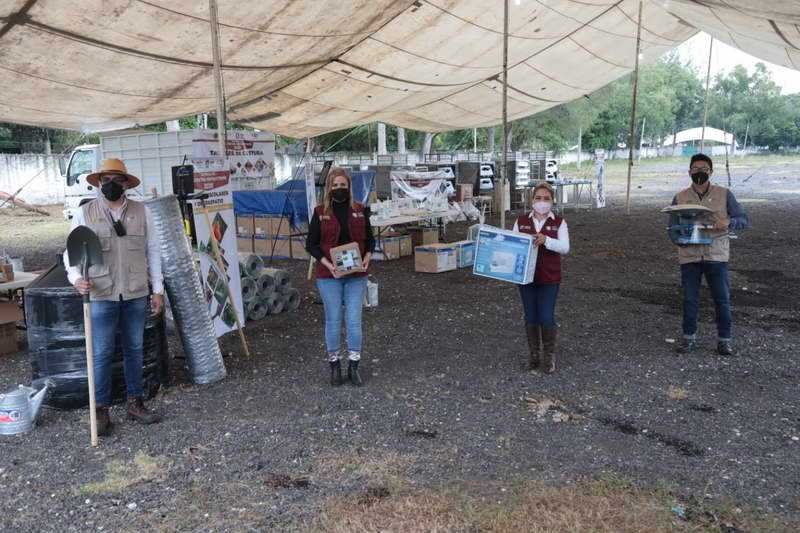 Entrega DIF Estatal Proyectos Productivos 2020 en la zona centro, para fomentar el desarrollo económico de 28 municipios