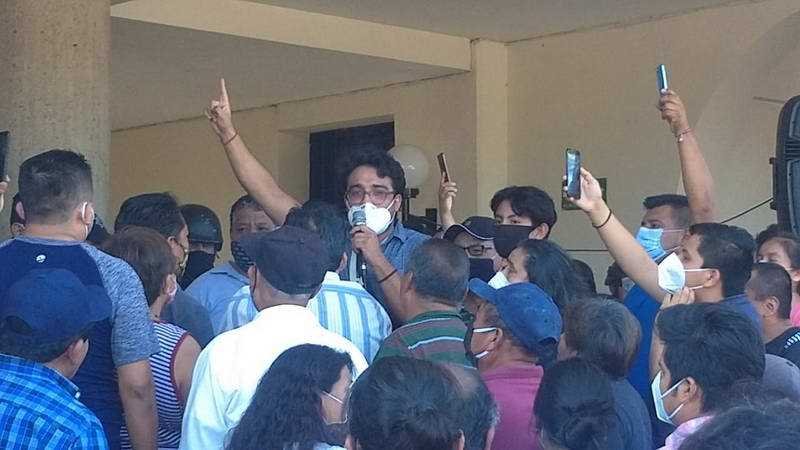 Se enfrentan pobladores zoquitecos y policías estatales y municipales