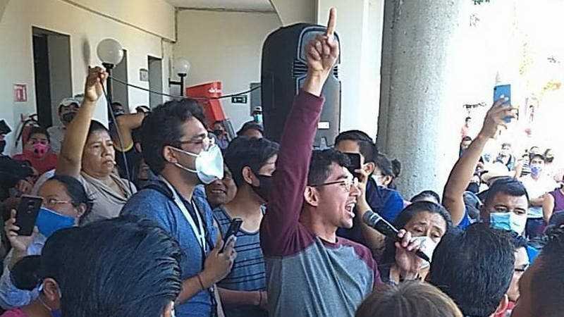 Se enfrentan pobladores zoquitecos y policías estatales y municipales