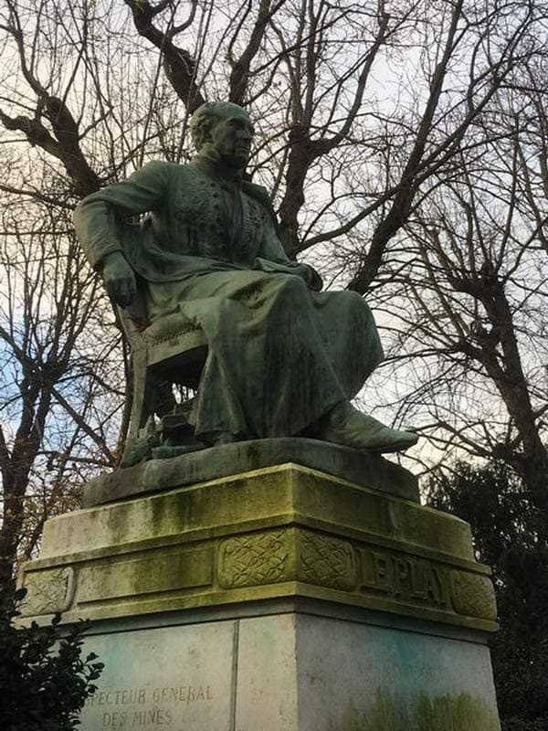 Los héroes del jardín