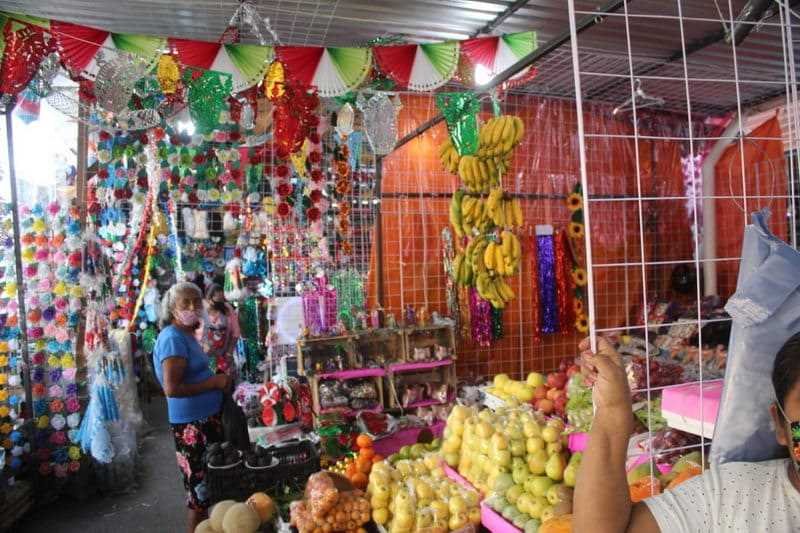 Operativo de Sedena y SSP en mercado Revolución; aseguran 30 kg. de pirotecnia