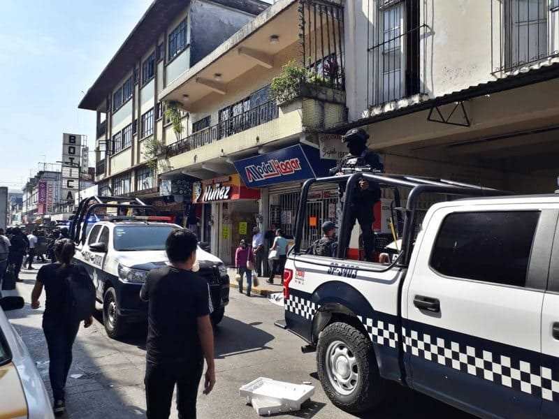 Operativo de Sedena y SSP en mercado Revolución; aseguran 30 kg. de pirotecnia