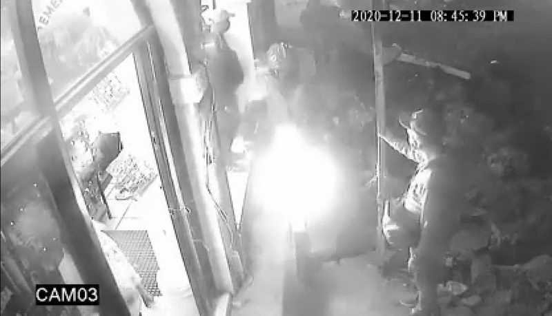 Repartidor de pizzas agrede a adulto mayor en Fortín