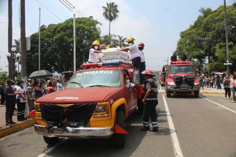 Sentido adiós dan fortinenses a bomberos fallecidos en accidente