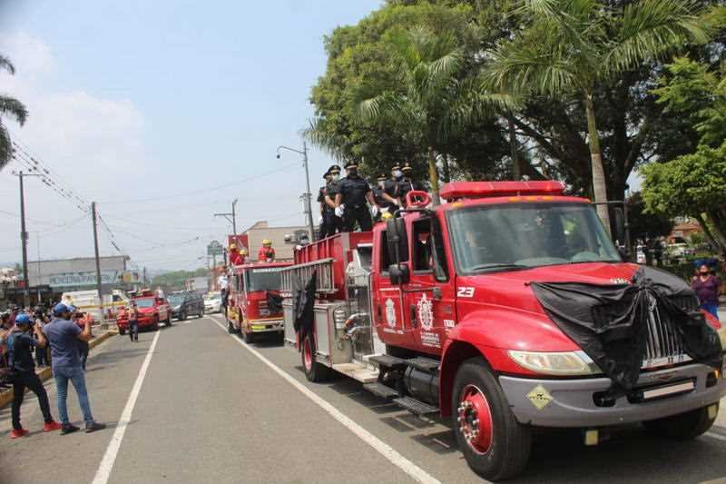 Sentido adiós dan fortinenses a bomberos fallecidos en accidente