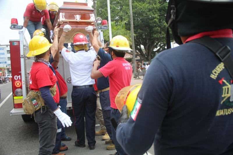 Sentido adiós dan fortinenses a bomberos fallecidos en accidente