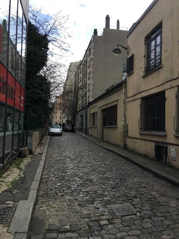 Un callejoncito en París