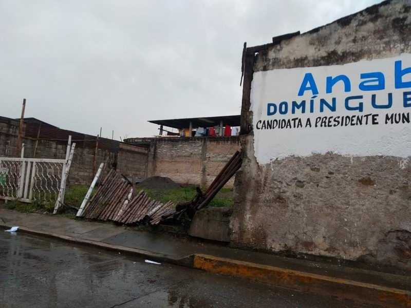 Casas destechadas deja tormenta en Ixhuatlán del Café