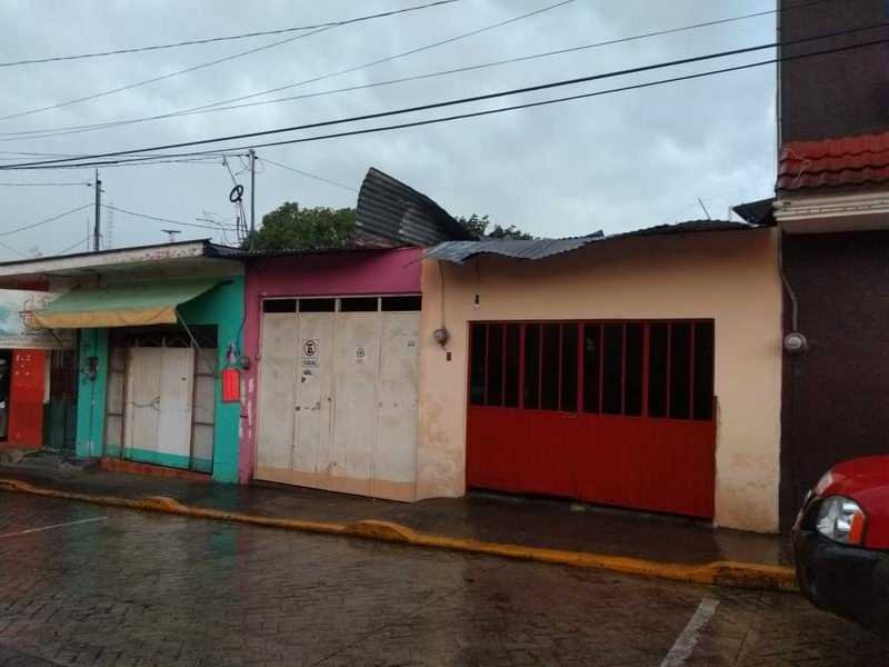 Casas destechadas deja tormenta en Ixhuatlán del Café