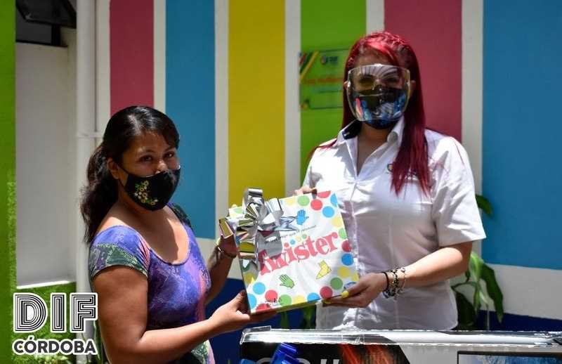 Entrega DIF premios a ganadores del Concurso “Mis Derechos y Obligaciones”