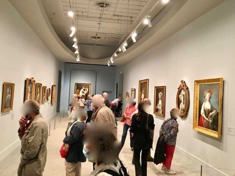 Una exposición muy femenina