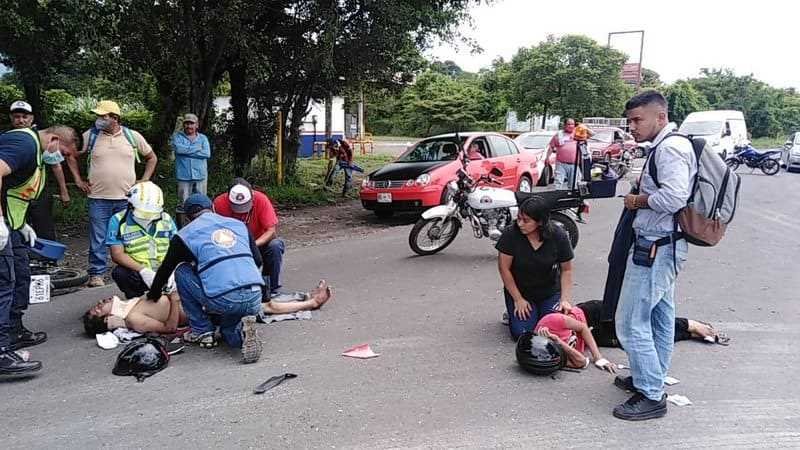 Choque de motocicletas en carretera a Potrero Nuevo deja 4 heridos