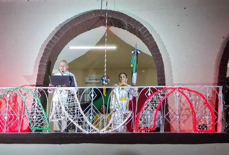 Transmiten ceremonia del Grito de Independencia en Ixhuatlán del Café
