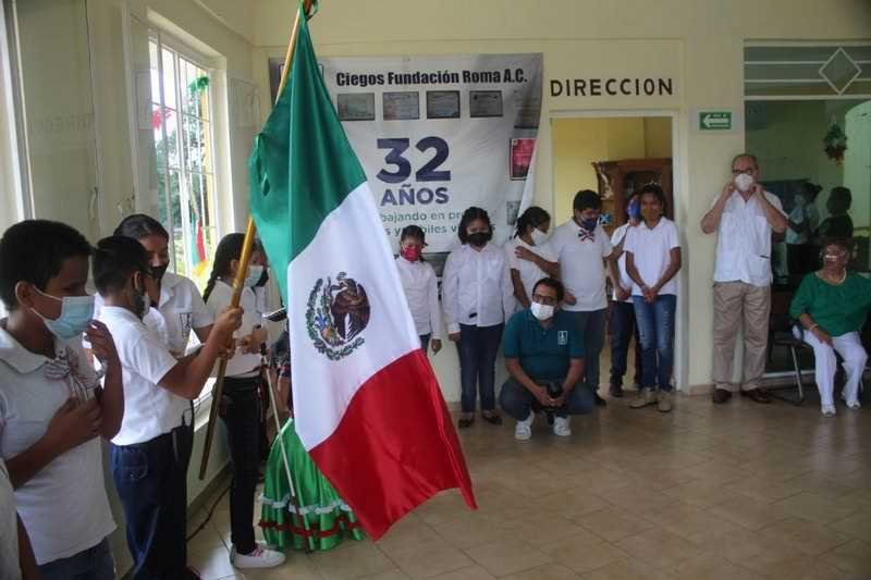 Niños conmemoran en Ciegos Fundación Roma el Grito de Independencia