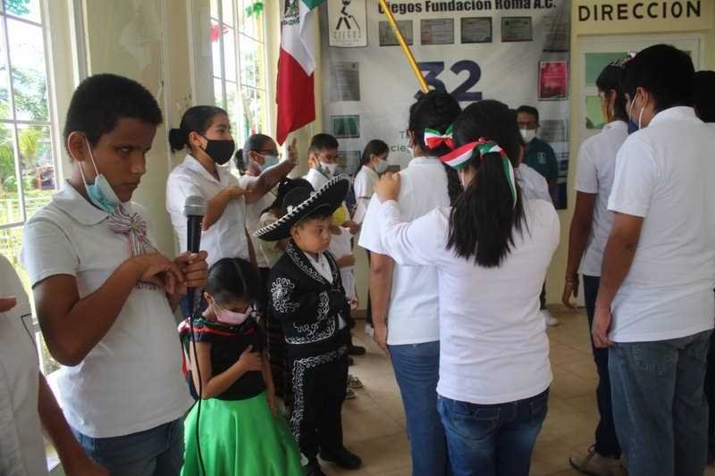 Niños conmemoran en Ciegos Fundación Roma el Grito de Independencia