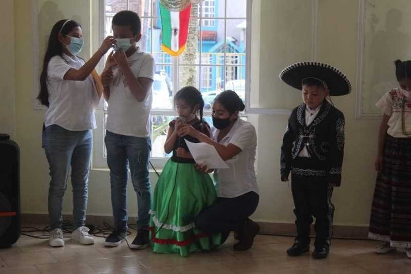 Niños conmemoran en Ciegos Fundación Roma el Grito de Independencia
