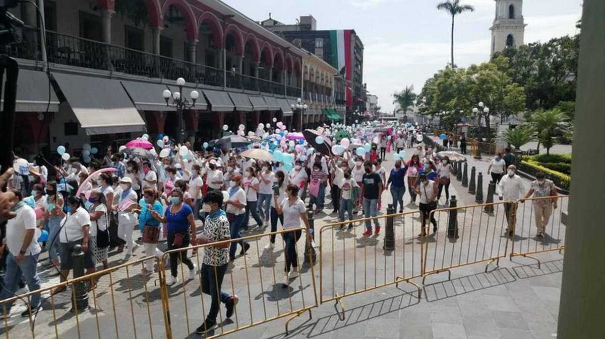 Alrededor de 3 mil personas marchan en Córdoba a favor fe la mujer y de la vida