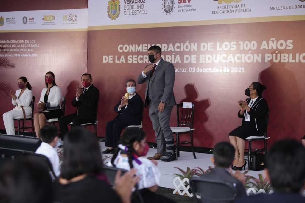 A 100 de fundación de la SEP, la educación, clave en la transformación de la humanidad: Zenyazen Escobar García