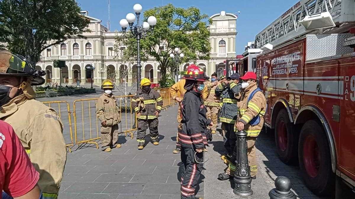 El cura bombero Oscar F. Martínez Limón, testimonio de fe y labor humanitaria