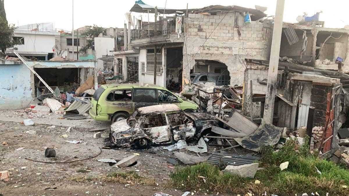 Evacuación salva a cientos por explosión en Xochimehuacan, Puebla