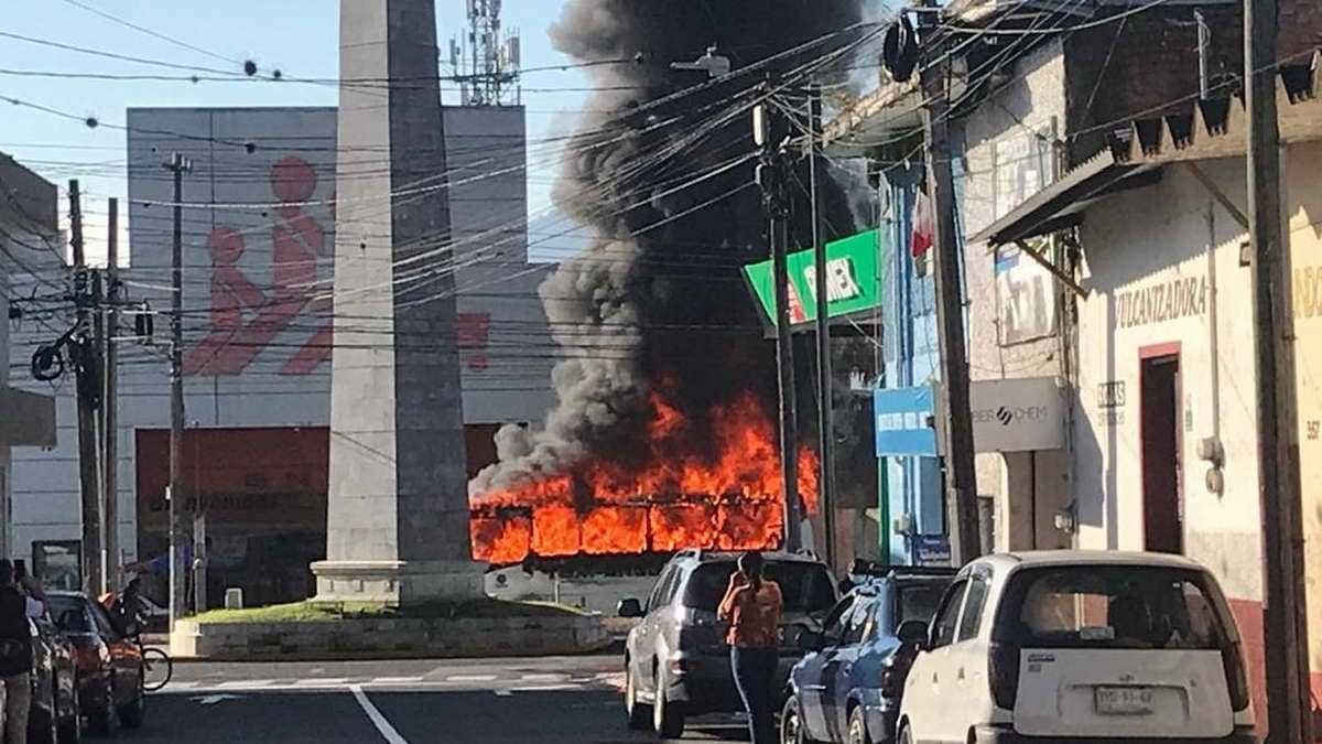 Se incendia autobús de pasaje en Orizaba