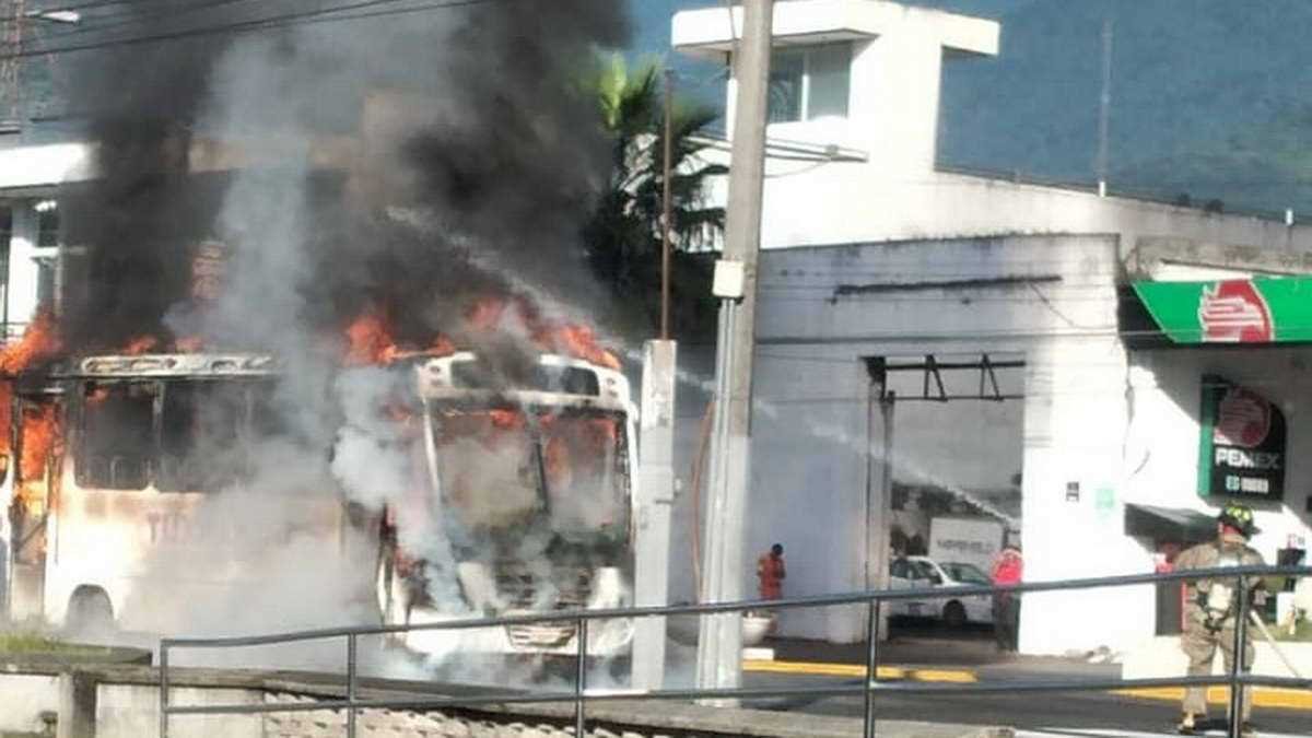 Se incendia autobús de pasaje en Orizaba