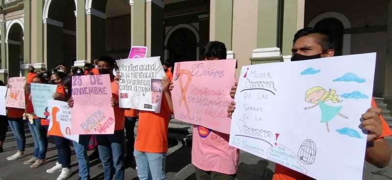 Alumnos del telebachillerato de Millán conmemoran Día de Eliminación de Violencia contra la Mujer