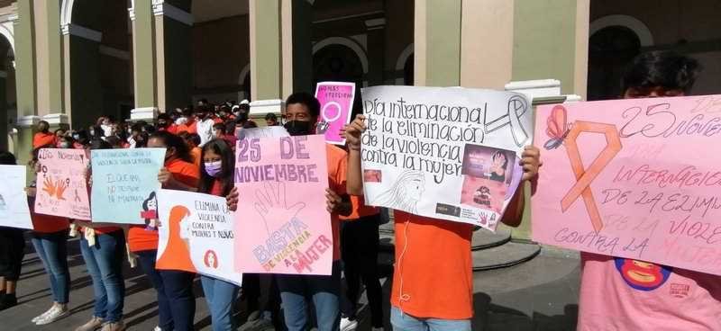 Alumnos del telebachillerato de Millán conmemoran Día de Eliminación de Violencia contra la Mujer