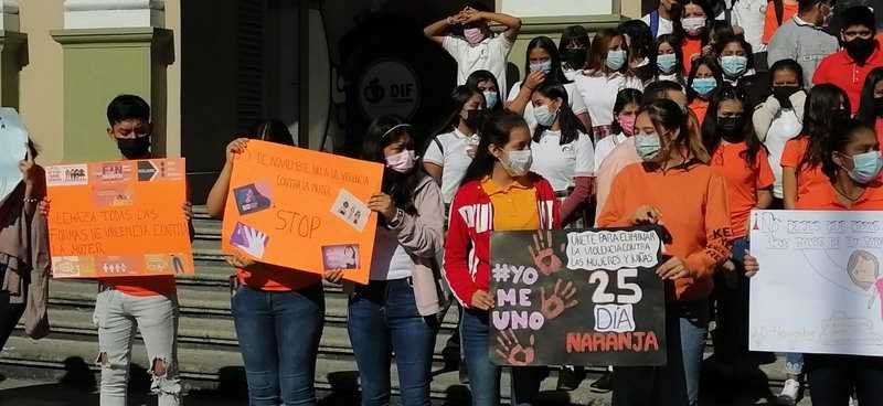Alumnos del telebachillerato de Millán conmemoran Día de Eliminación de Violencia contra la Mujer