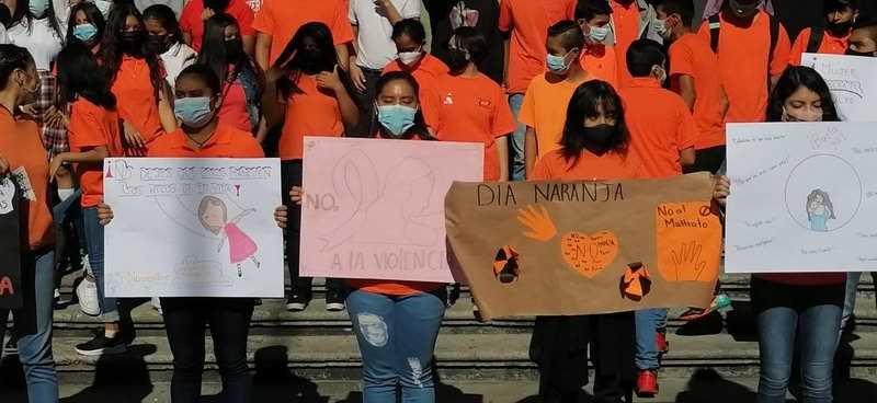 Alumnos del telebachillerato de Millán conmemoran Día de Eliminación de Violencia contra la Mujer