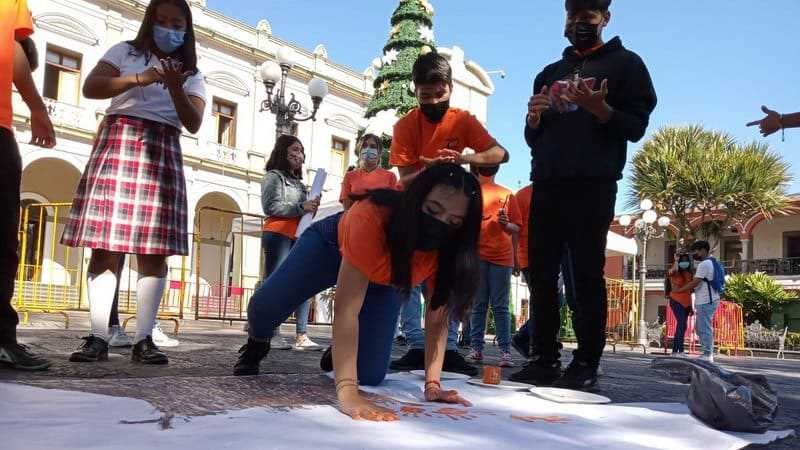 Alumnos del telebachillerato de Millán conmemoran Día de Eliminación de Violencia contra la Mujer