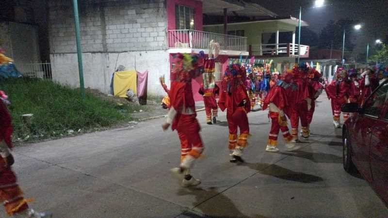 Con su eterno baile, Los Santiagos honran a la Virgen de Juquila