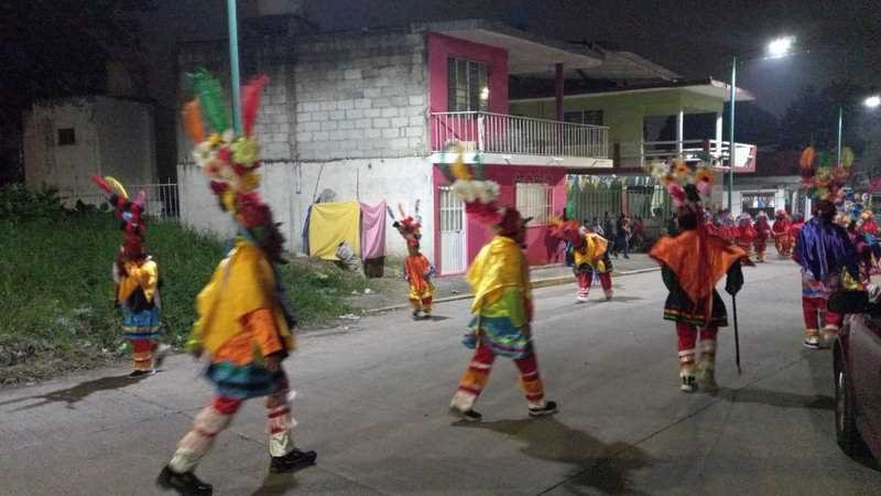 Con su eterno baile, Los Santiagos honran a la Virgen de Juquila