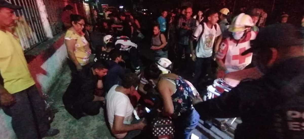 Se incendia autobús en 20 de Noviembre al estallar cohete en su interior: 4 heridos y 8 con crisis nerviosa