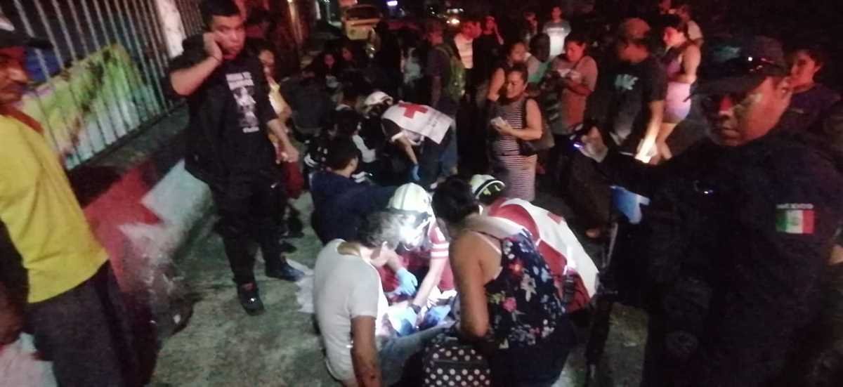 Se incendia autobús en 20 de Noviembre al estallar cohete en su interior: 4 heridos y 8 con crisis nerviosa